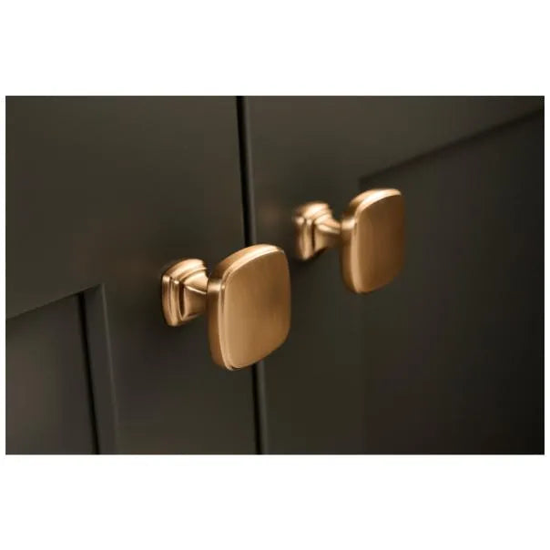 1-3/8" Overall Length Fontana Cabinet Knob